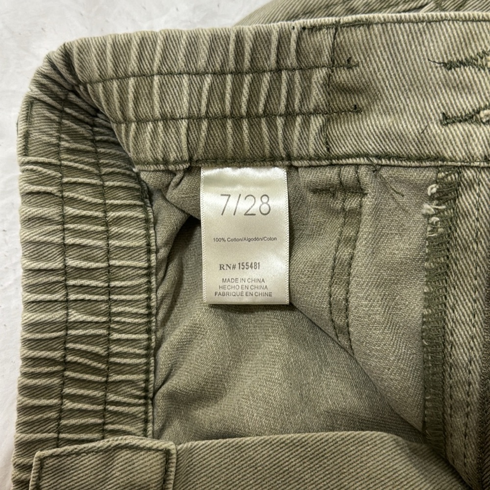 Green denim shorts - Picture 3 of 3